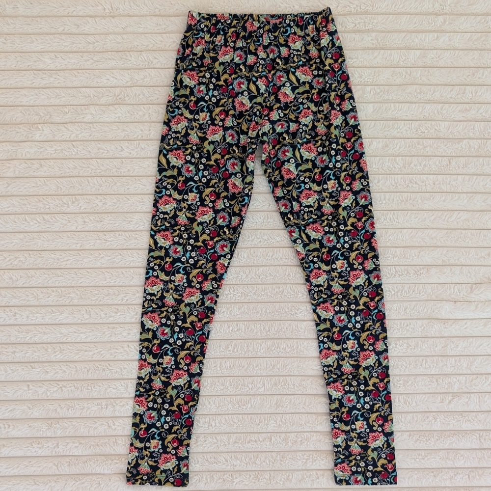 🩷 5/$25 - Sweet Legs Petite Floral Print Leggings